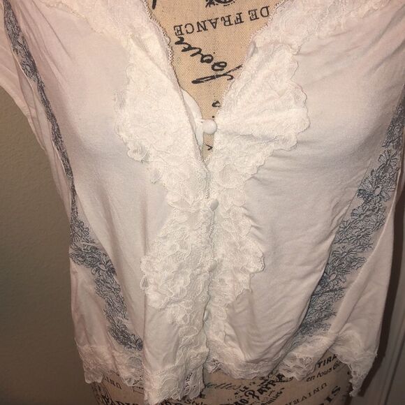 POL Shirt | Cropped Lace Shirt 🌸 - Picture 3 of 9
